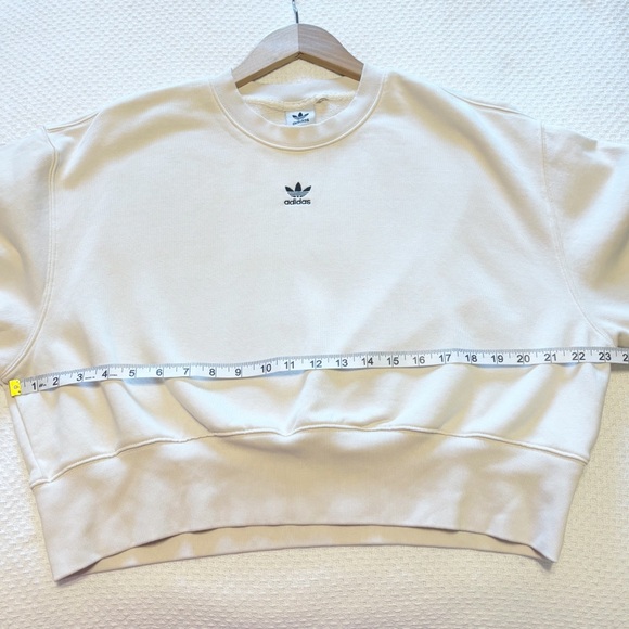 adidas Originals Essentials Crew Sweatshirt - Picture 8 of 8